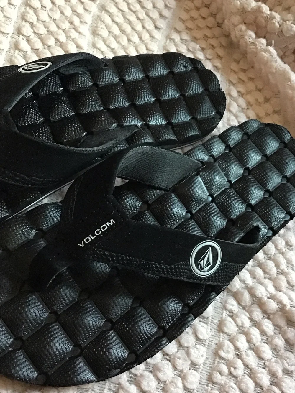 Men’s Volcom cushioned  ‘recliner’ flip flops